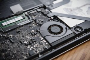 Uruchomienie Weryfikatora Gotowości TPM w Windows 11: Co Musisz Wiedzieć