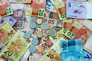 Rozjaśnianie kwestii ceł i deficytów handlowych